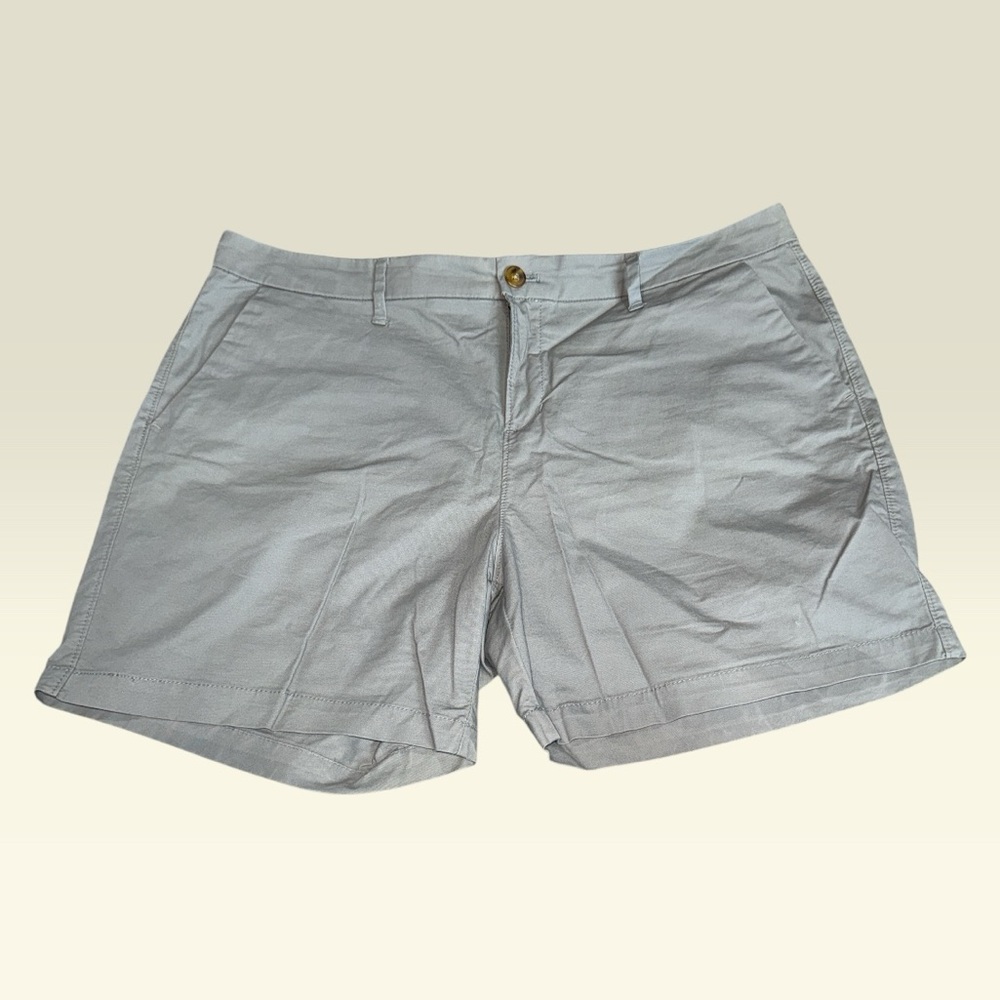 Old Navy Women's Light Gray Chino Shorts (14)